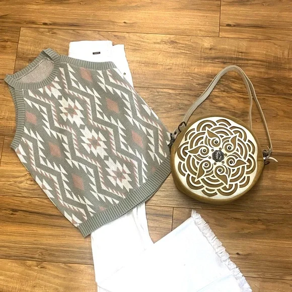 NWT Aztec Outing Crewneck Sweater Tank - Picture 2 of 7